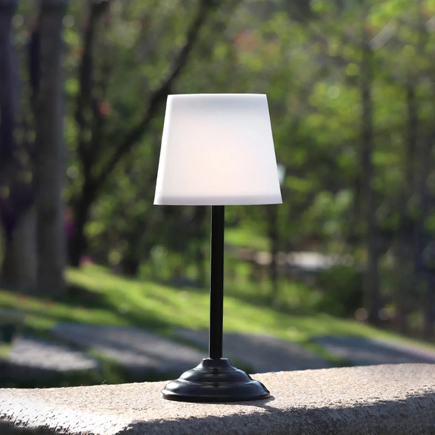 Solar Table Lamp Outdoor Table Lamp Solar Lights Outdoor Waterproof Rechargeable Table Lamp WirelessTable Lamps for Desk Patio Garden Yard Room Decor